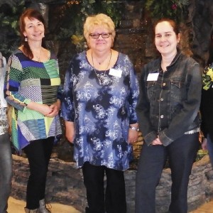 entourant marie-Hélène Lapointe au centre, à gauche Francine Bouchard, Suzanne Godbout et à droite, Kim c. Pelletier et Joyce Paradis