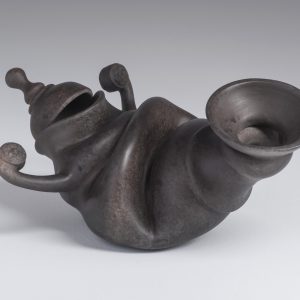 Petite immolation II, porcelaine, enfumage et encaustique, 15,3 x 33,2 x 20 cm, 2012